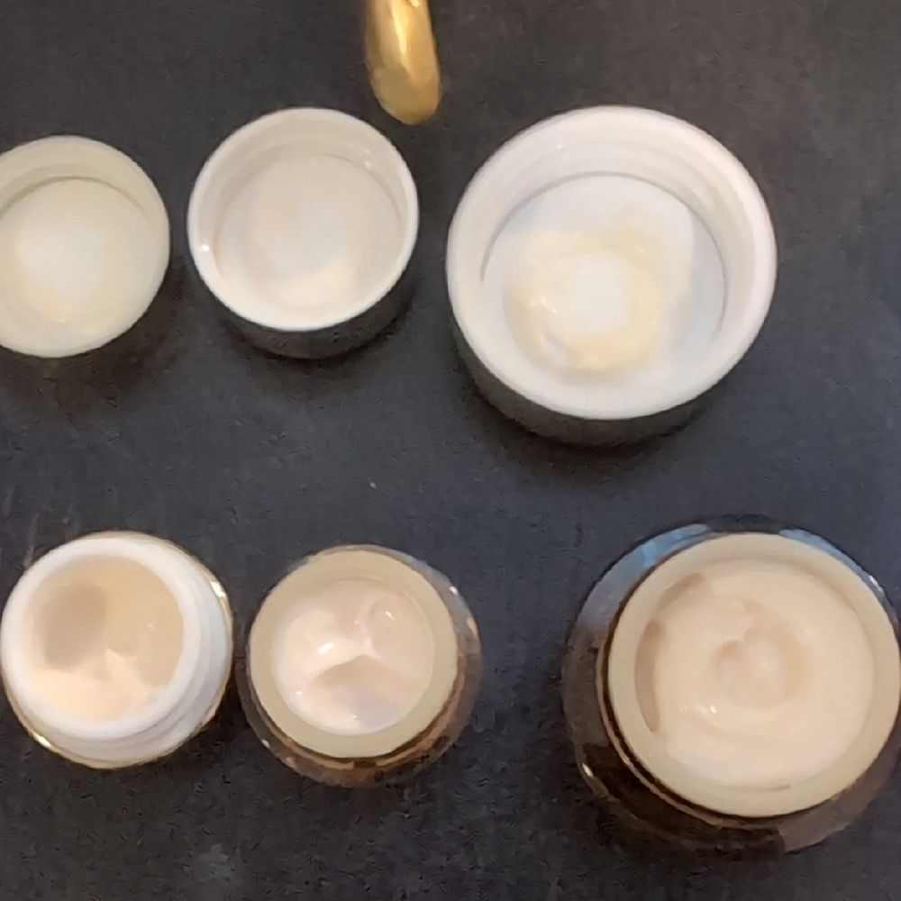 Estee Lauder Re-nutriv, Revitalizing Supreme, Advanced Night Repair - Picture 10 of 10